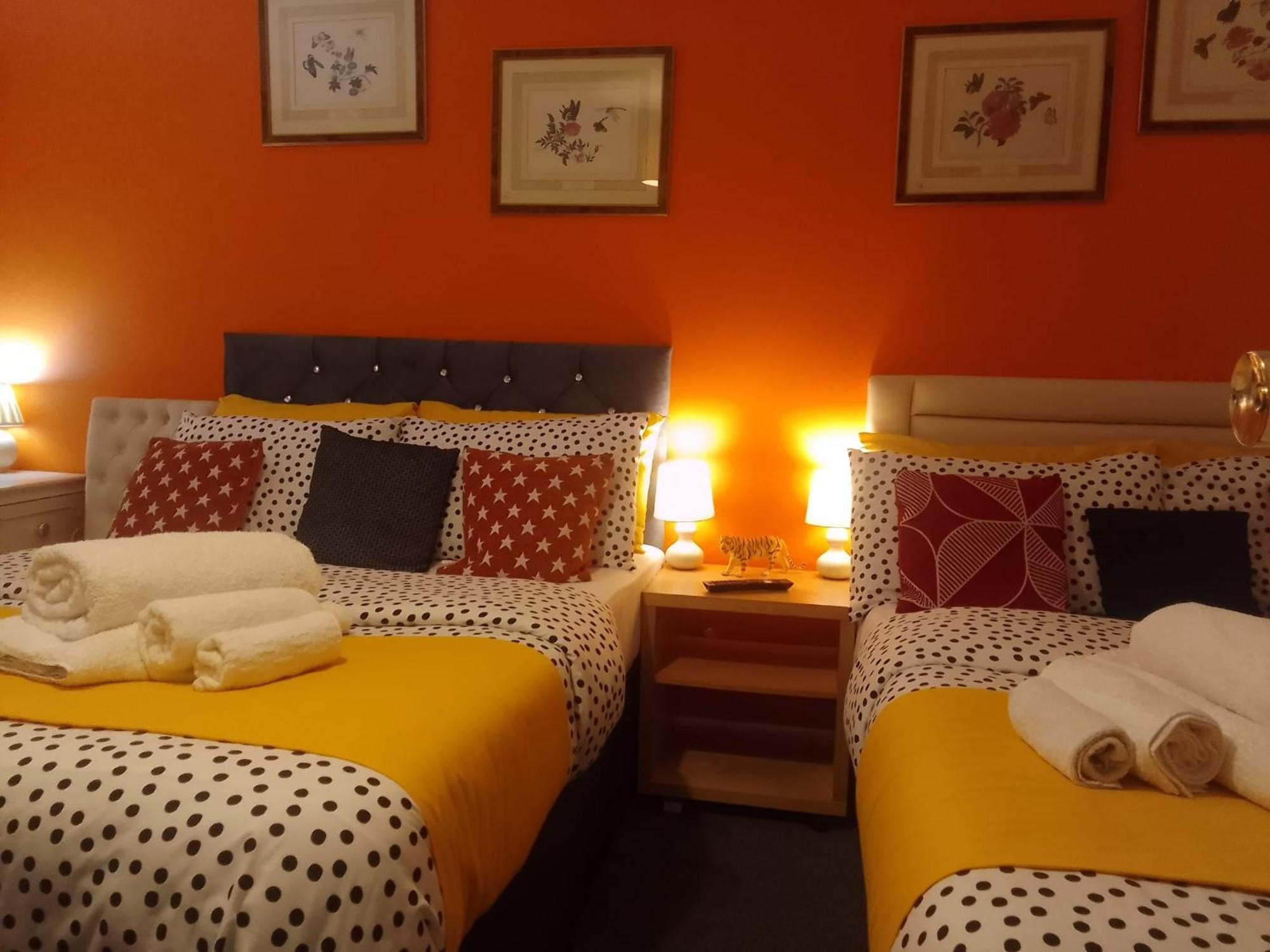 Cosy Stay In Walsall By Ideal Home Bloxwich Екстер'єр фото