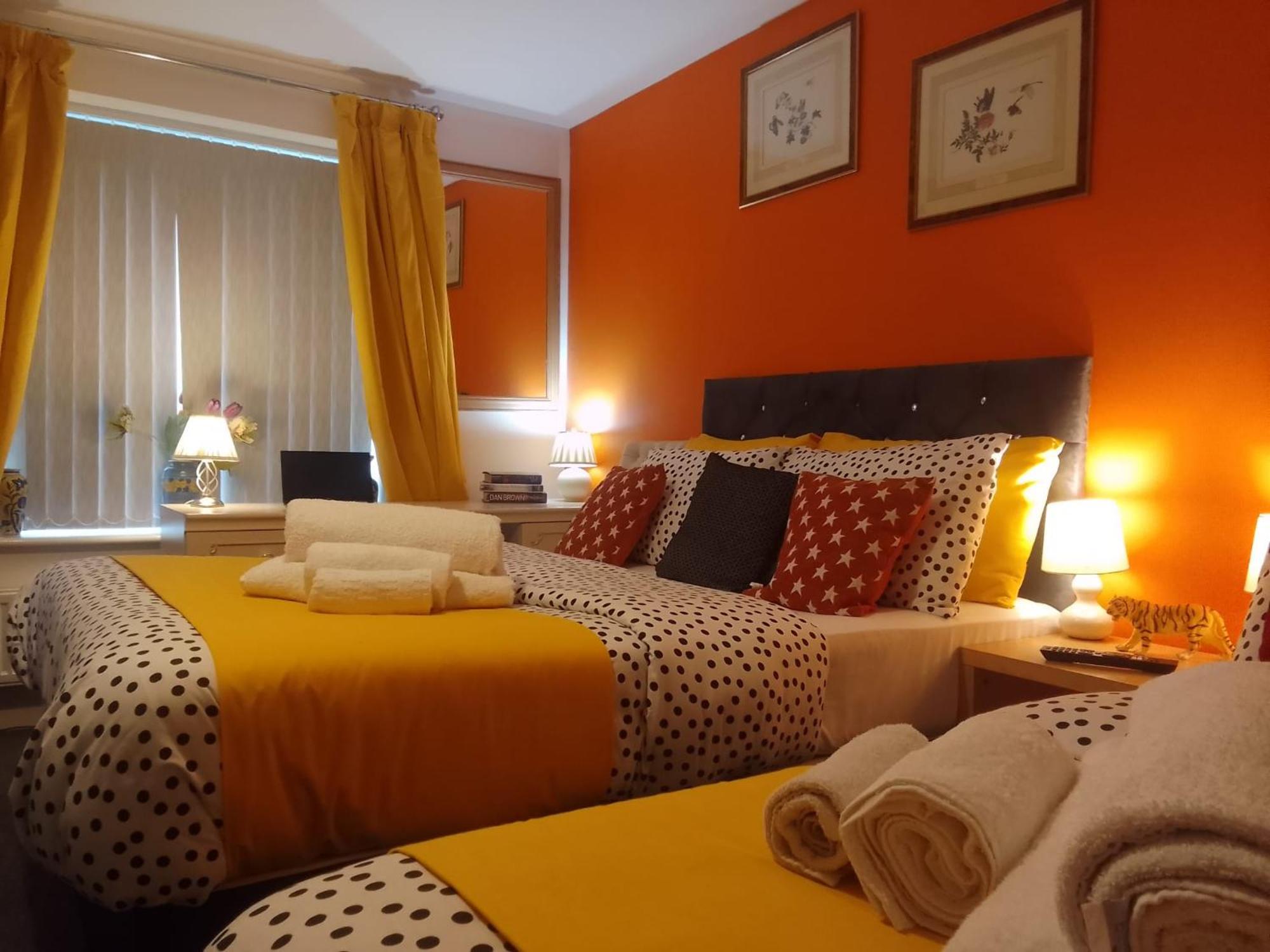Cosy Stay In Walsall By Ideal Home Bloxwich Екстер'єр фото