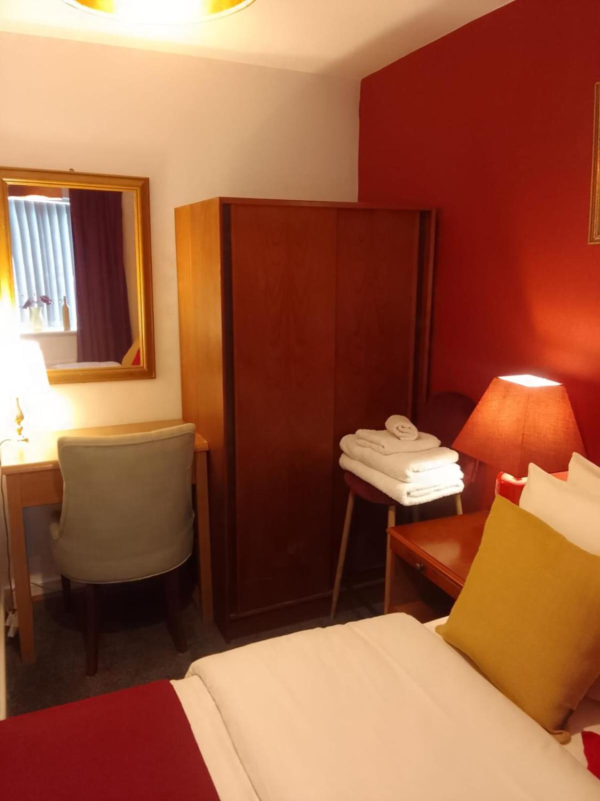 Cosy Stay In Walsall By Ideal Home Bloxwich Екстер'єр фото