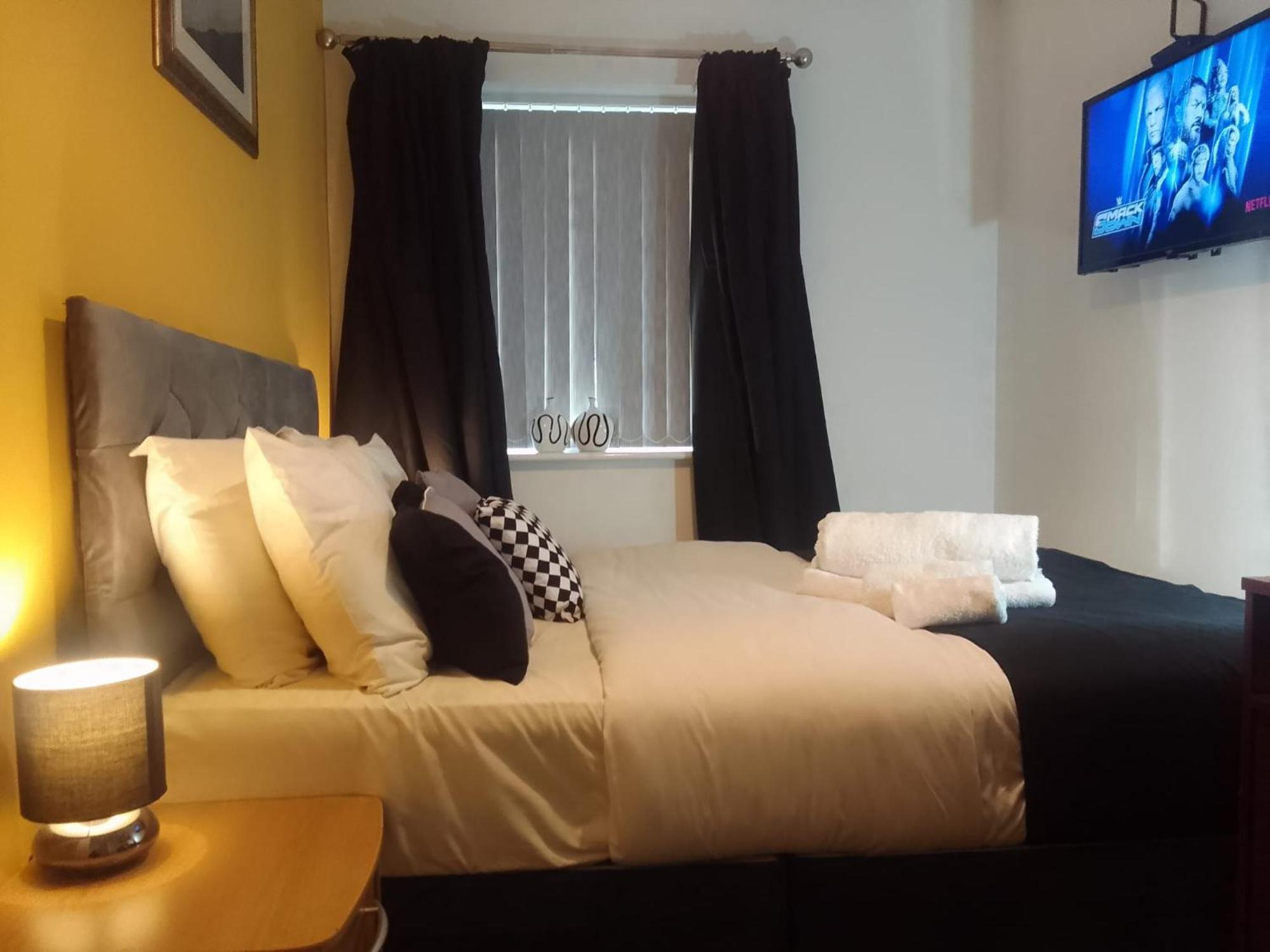 Cosy Stay In Walsall By Ideal Home Bloxwich Екстер'єр фото